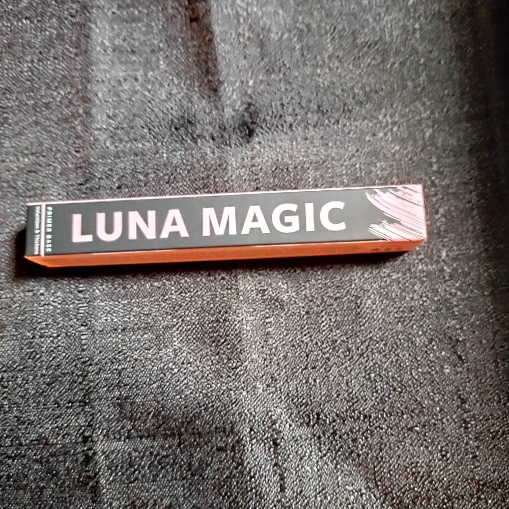 Luna Magic Lash Primer